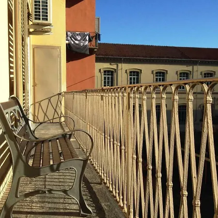 Flat Y - Turin's Central Riverside 都灵